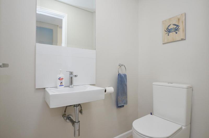 To Let 1 Bedroom Property for Rent in Dolphin Beach Western Cape